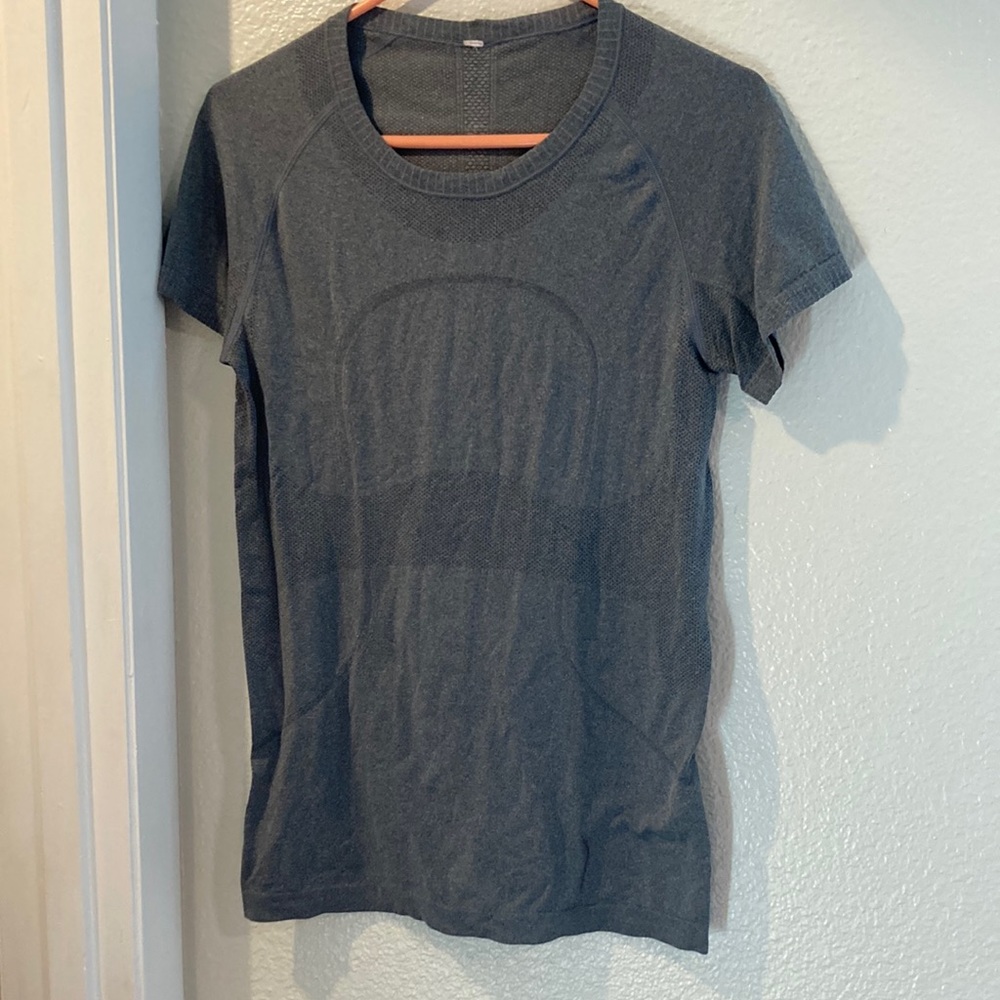 Lululemon swiftly tech short sleeve